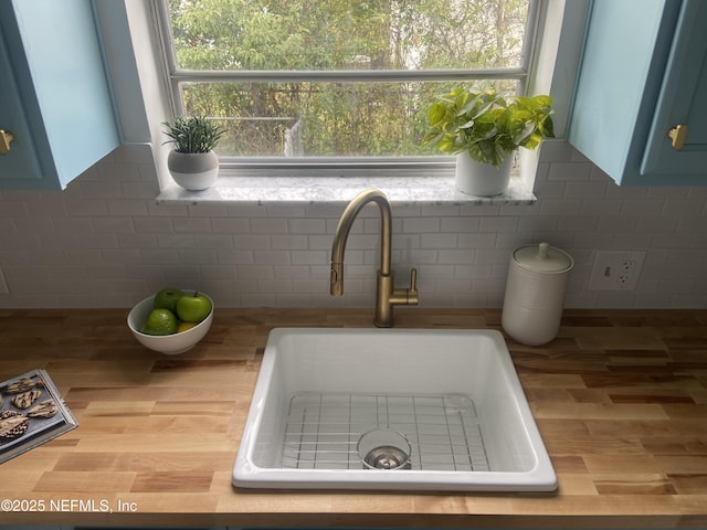 room details featuring a sink