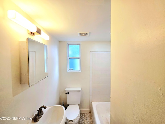 full bathroom with a bathtub, visible vents, toilet, baseboards, and walk in shower