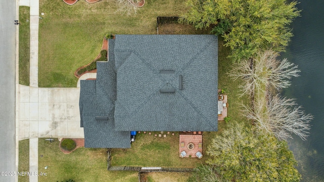 bird's eye view featuring a water view