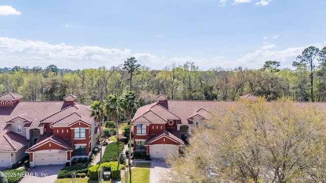 bird's eye view with a forest view