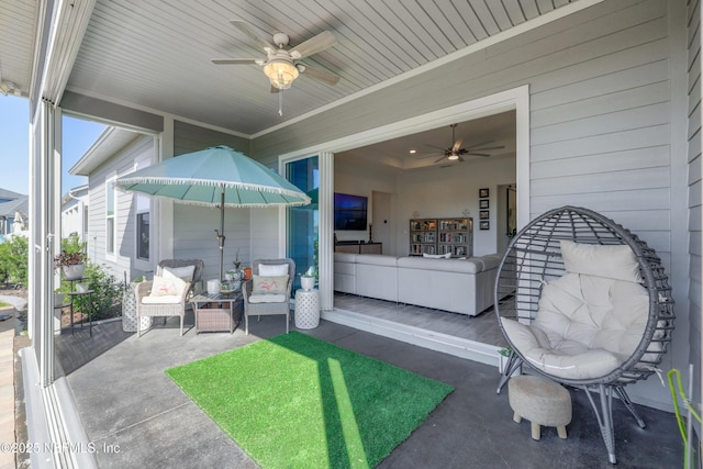 view of patio with a ceiling fan