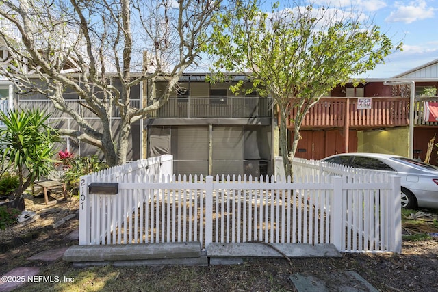 2107 2nd St S, Jacksonville Beach, FL 32250 - exterior space featuring a fenced front yard