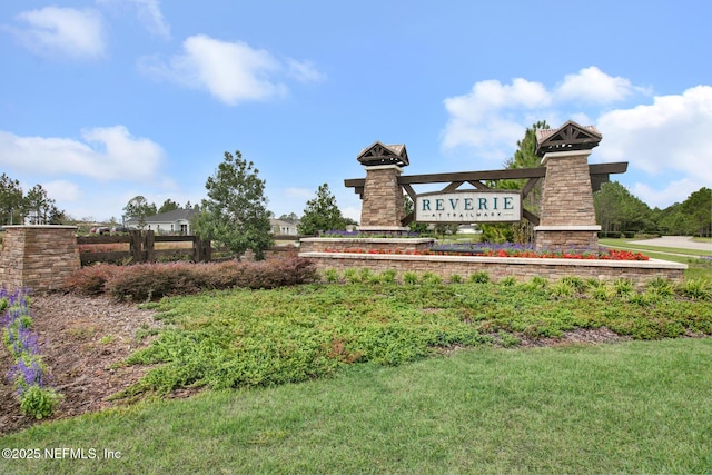 view of community / neighborhood sign