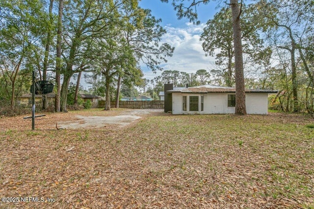 3135 Soutel Dr, Jacksonville, FL 32208 - view of yard with fence