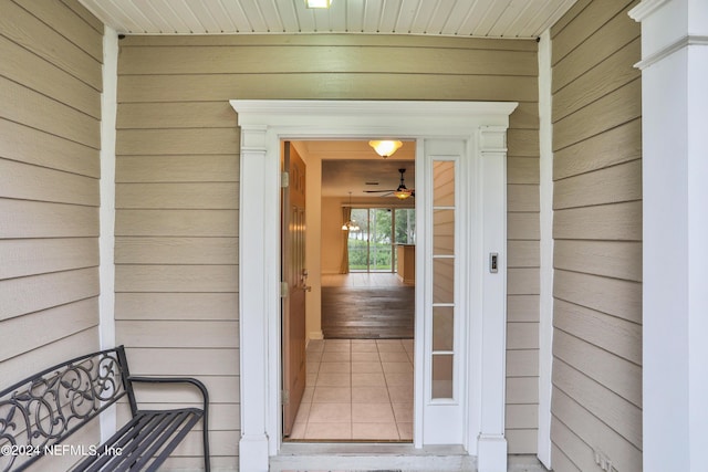 entrance to property featuring covered porch