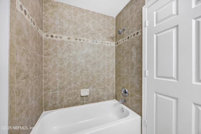 full bath with bathtub / shower combination