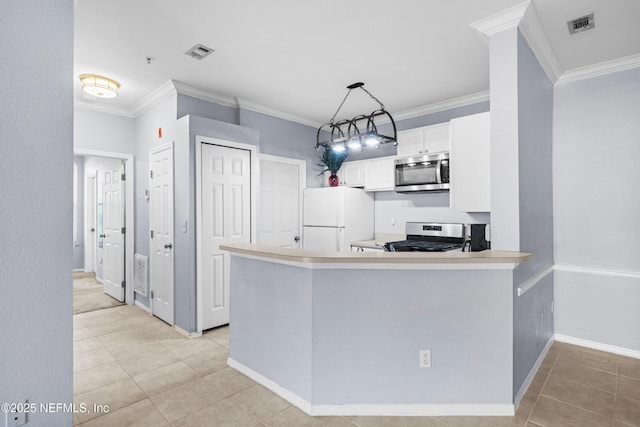 kitchen with white cabinets, visible vents, appliances with stainless steel finishes, and ornamental molding