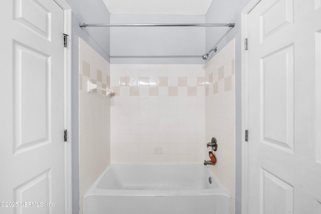 bathroom featuring shower / washtub combination