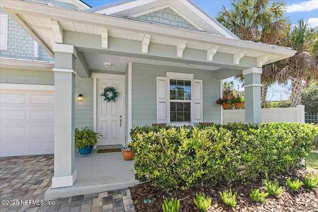 entrance to property with fence