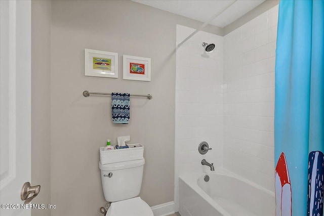 full bathroom featuring toilet and shower / tub combo