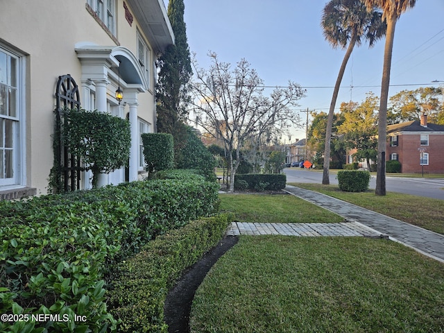 view of yard with a residential view