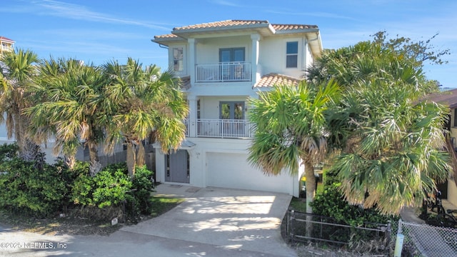 Listing photo 2 for 129 15th Ave S Unit C, Jacksonville Beach FL 32250