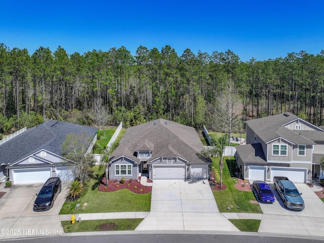 bird's eye view with a view of trees