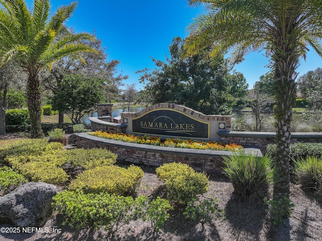 view of community / neighborhood sign