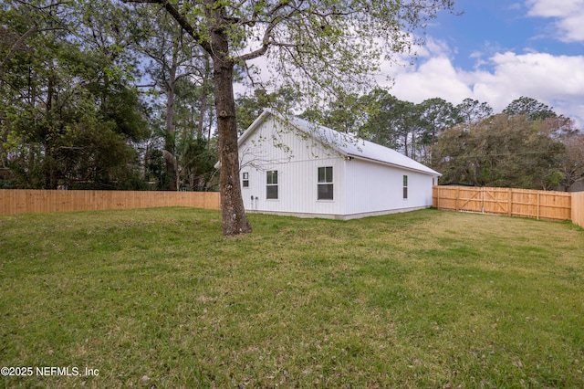 view of yard featuring a fenced backyard