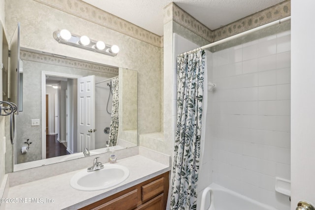 2721 Ridge Haven Dr, Green Cove Springs, FL 32043 - full bath with vanity, shower / bath combo, and a textured ceiling