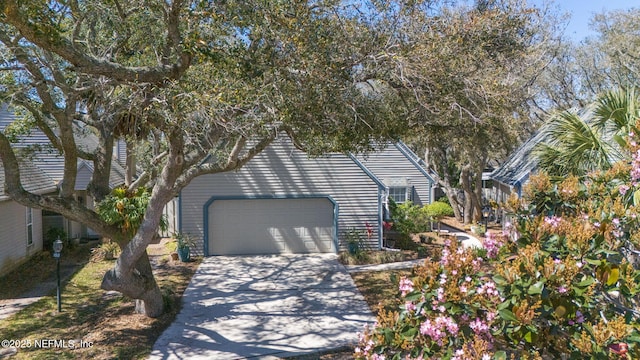 view of front of property featuring driveway