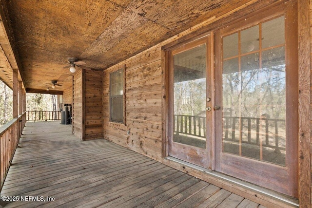 deck with ceiling fan