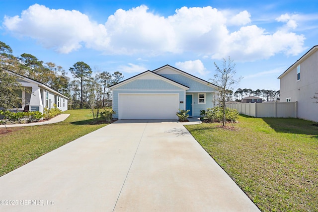 view of front facade featuring a front lawn, an attached garage, fence, and driveway