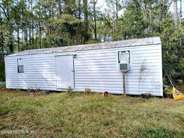 view of outdoor structure featuring an outdoor structure