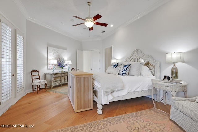 bedroom featuring visible vents, recessed lighting, light wood-style floors, and ornamental molding