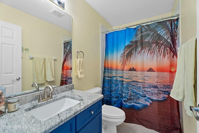 full bath with visible vents, toilet, vanity, a shower with shower curtain, and a textured ceiling