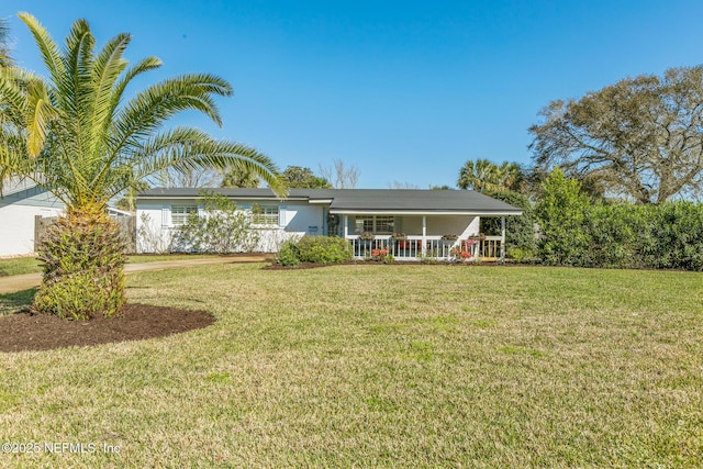 view of front of house featuring a porch and a front lawn