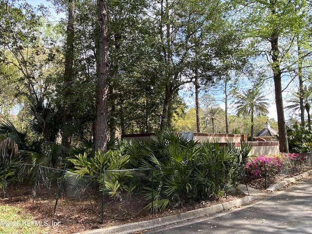 exterior space featuring fence