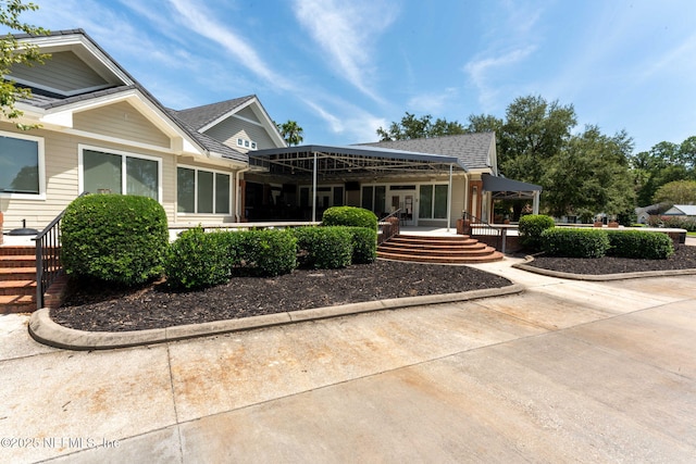 view of front of property