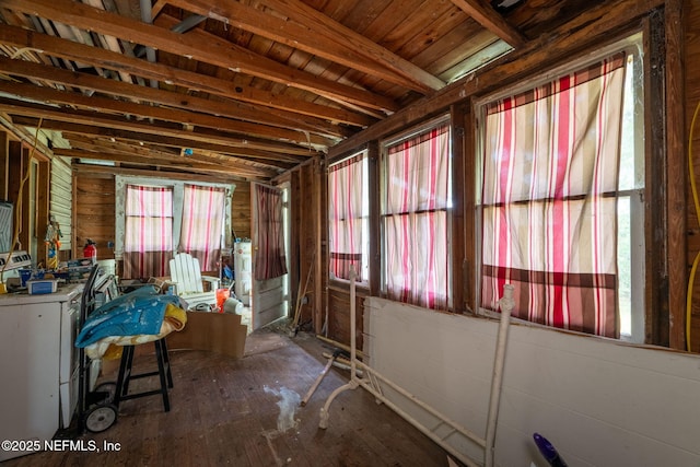 346 N Cherry St, Starke, FL 32091 - misc room featuring electric water heater and a wealth of natural light