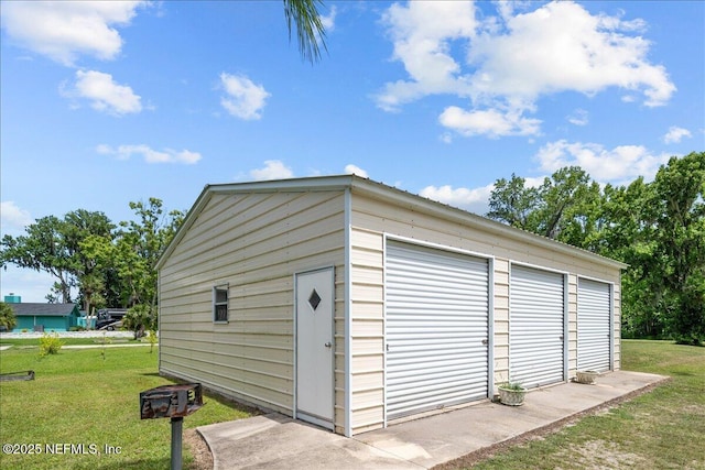 view of detached garage