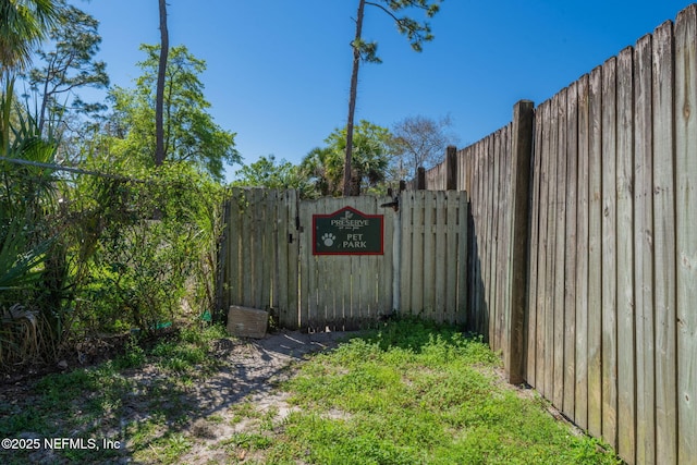 8880 Old Kings Rd S Unit 21, Jacksonville, FL 32257 - view of yard featuring a gate and fence