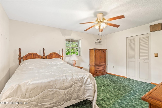 carpeted bedroom featuring a ceiling fan, a closet, and baseboards