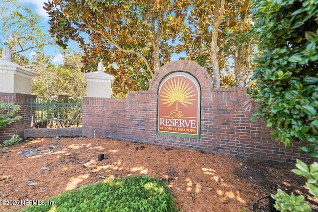 7800 Point Meadows Dr Unit 736, Jacksonville, FL 32256 - community sign with fence