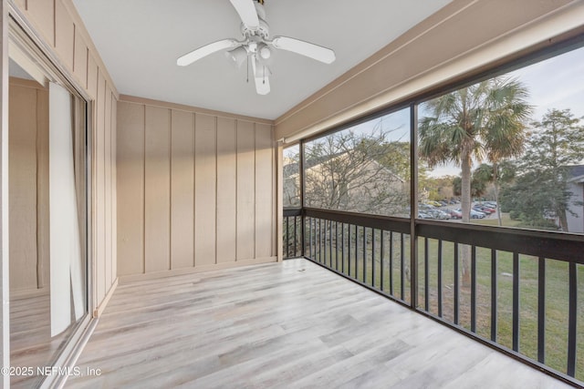 8880 Old Kings Rd S Unit 84, Jacksonville, FL 32257 - unfurnished sunroom with a ceiling fan
