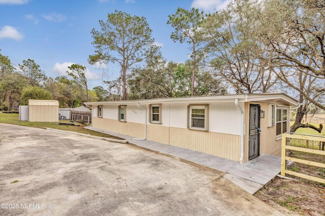6099 Milligan Rd, Keystone Heights, FL 32656 - view of front of home featuring fence