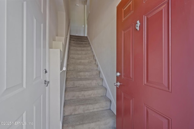 10075 Gate Pkwy Unit 1301, Jacksonville, FL 32246 - view of staircase