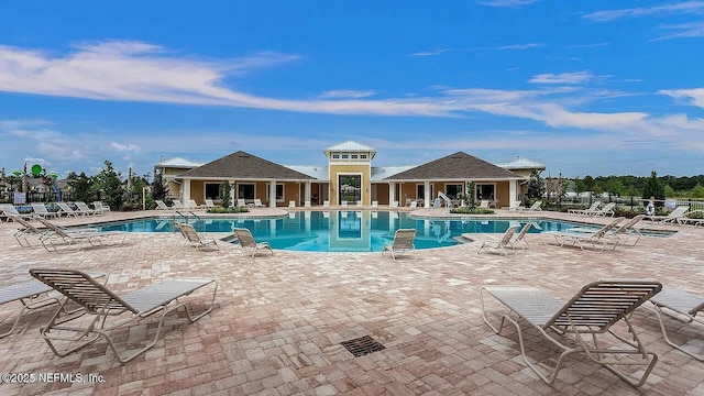 3214 Little Fawn Ln, Green Cove Springs, FL 32043 - community pool with a patio area and fence