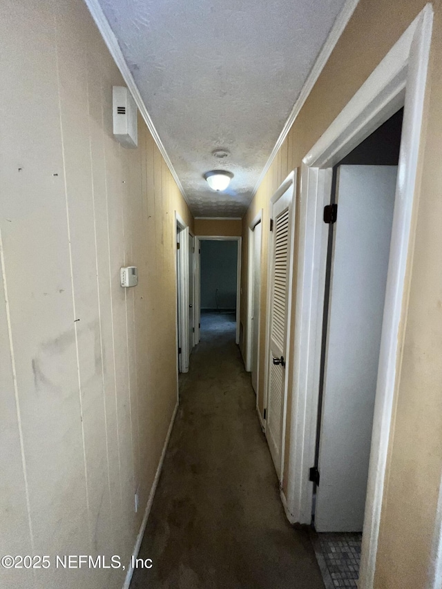 2731 Howard Rd, Middleburg, FL 32068 - corridor featuring ornamental molding and a textured ceiling