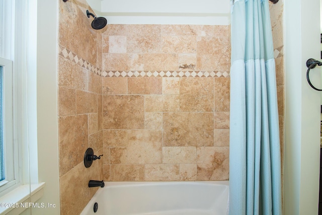 full bath with shower / bath combo with shower curtain