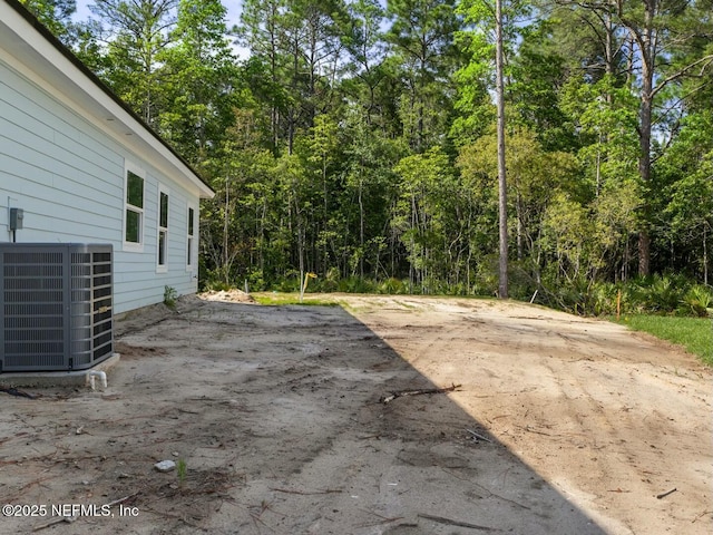 85118 Southern Creek Blvd, Fernandina Beach, FL 32034 - view of yard with cooling unit