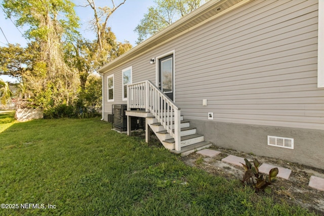 2939 Fitzgerald St, Jacksonville, FL 32254 - exterior space featuring crawl space and a yard