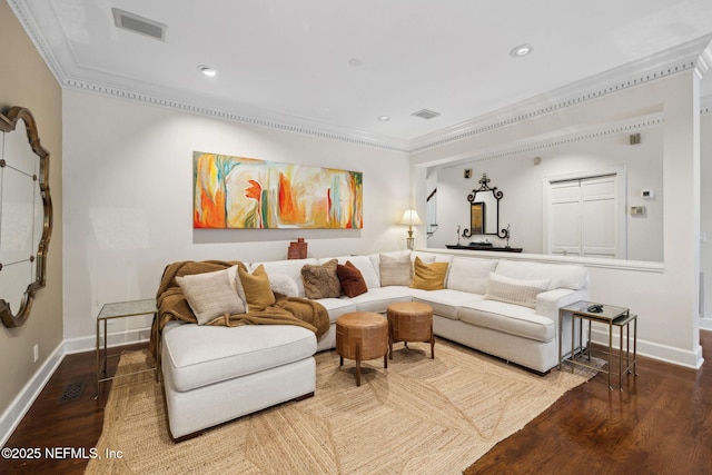 6260 Highlands Ct, Ponte Vedra Beach, FL 32082 - living area featuring crown molding, wood finished floors, baseboards, and recessed lighting