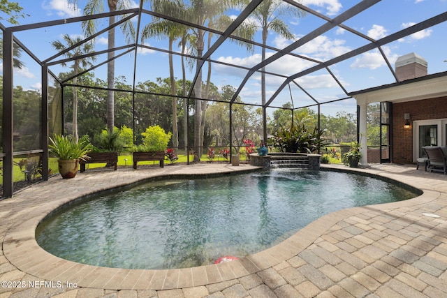 6260 Highlands Ct, Ponte Vedra Beach, FL 32082 - view of swimming pool featuring a patio area, a pool with connected hot tub, and glass enclosure