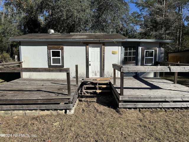view of outbuilding