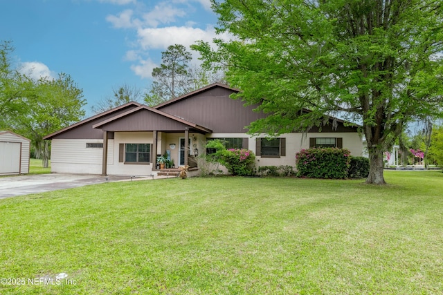 ranch-style house featuring a front lawn