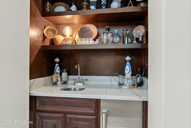 113 Cutter Ct, Ponte Vedra Beach, FL 32082 - bar with a sink and indoor wet bar
