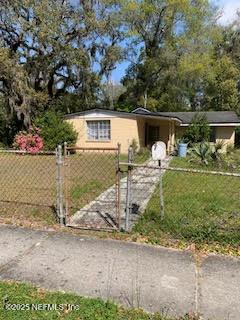 1595 W 33rd St, Jacksonville, FL 32209 - photo 1
