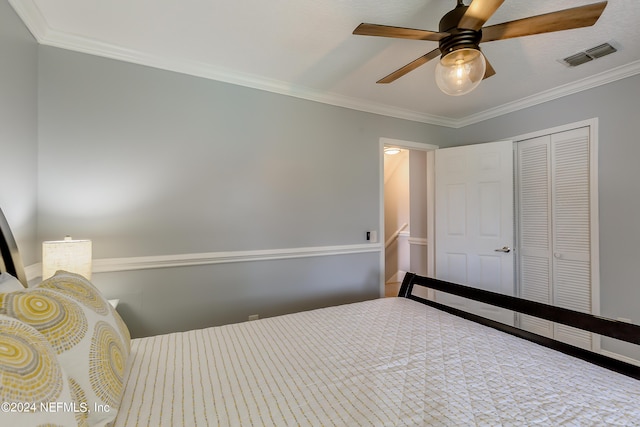 539 Upper 8th Ave S, Jacksonville Beach, FL 32250 - bedroom featuring visible vents, a closet, ornamental molding, and a ceiling fan