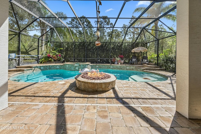110 Arabian Ct, Saint Augustine, FL 32095 - view of pool with a pool with connected hot tub, glass enclosure, and a patio area